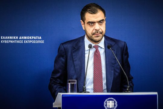 Ειρωνική απάντηση Μαρινάκη στους 10 γαλάζιους: «Κοίτα ποιος μιλάει» για την ψυχή της Νέας Δημοκρατίας